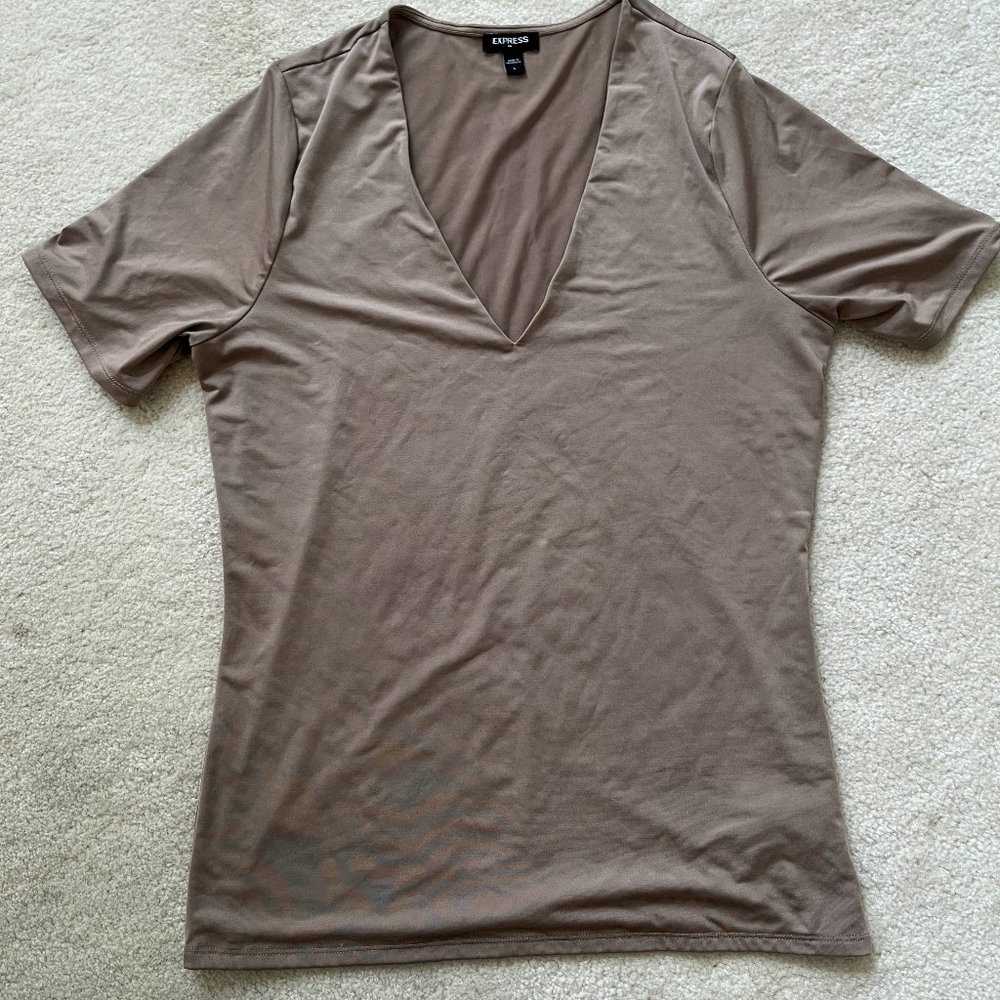 Express Stretchy V-Neck Tee - Size L